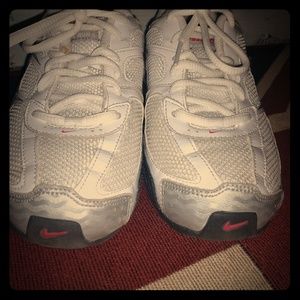 Nike Reax 5.5 Y white pink ailvee sneakers